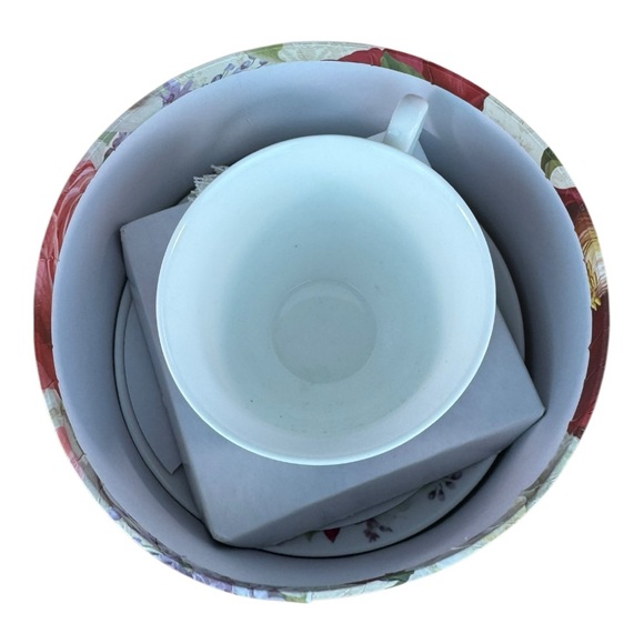 Summer River Floral Teacup & Saucer Gift Set with Box - Picture 7 of 12
